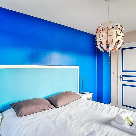 Apartment Flat With Balcony In Grand Rond Neighborhood In - Welkeys