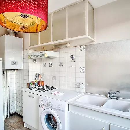 Flat With Balcony In Grand Rond Neighborhood In - Welkeys